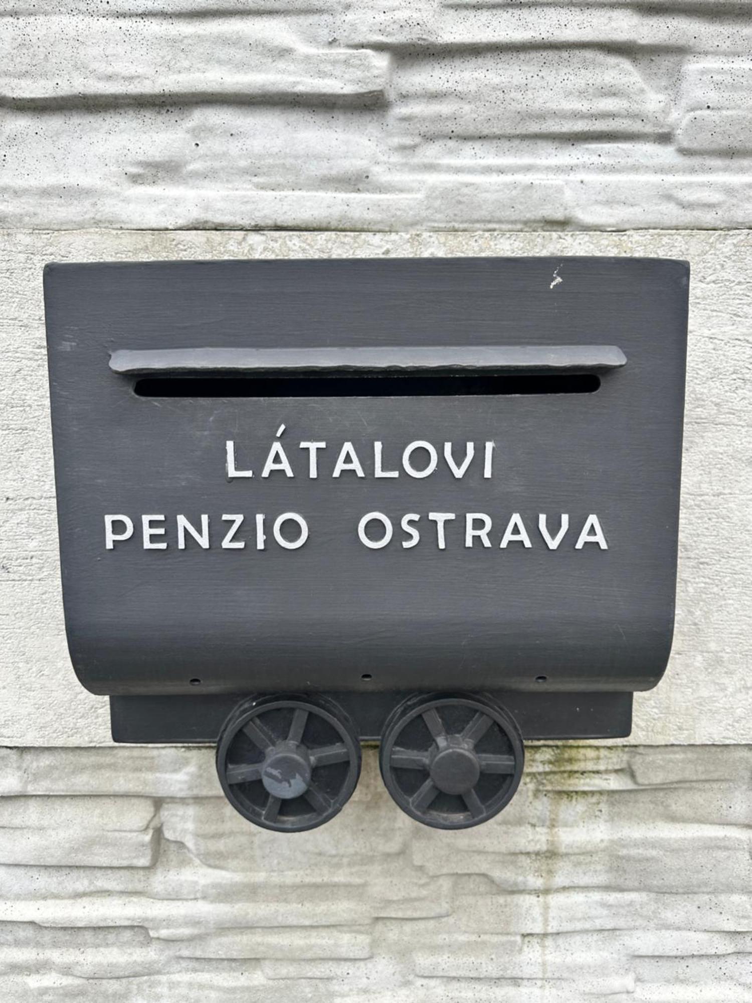 Penzio Ostravaアパートメント エクステリア 写真